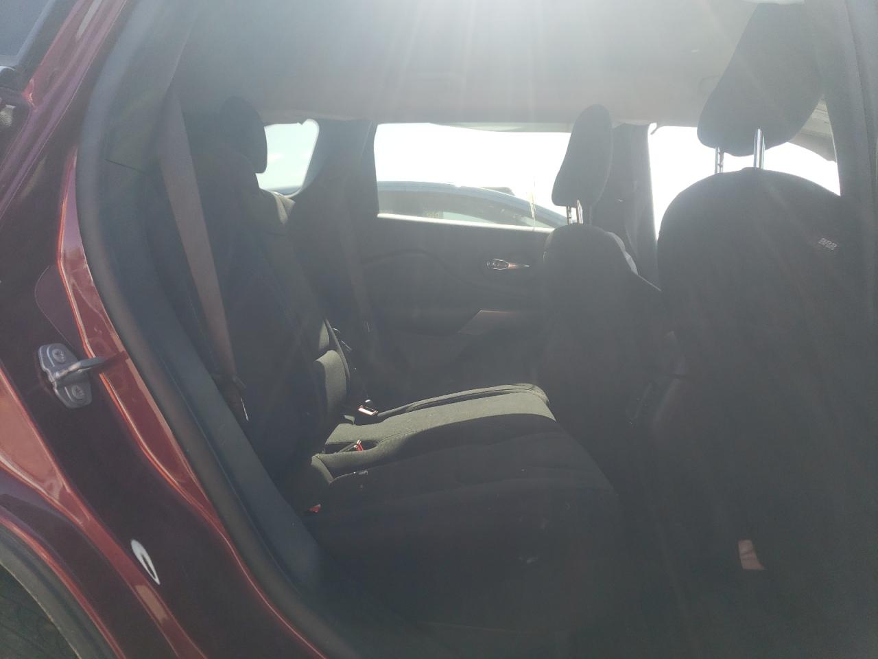 1C4PJLCX9KD265775 2019 Jeep Cherokee Latitude