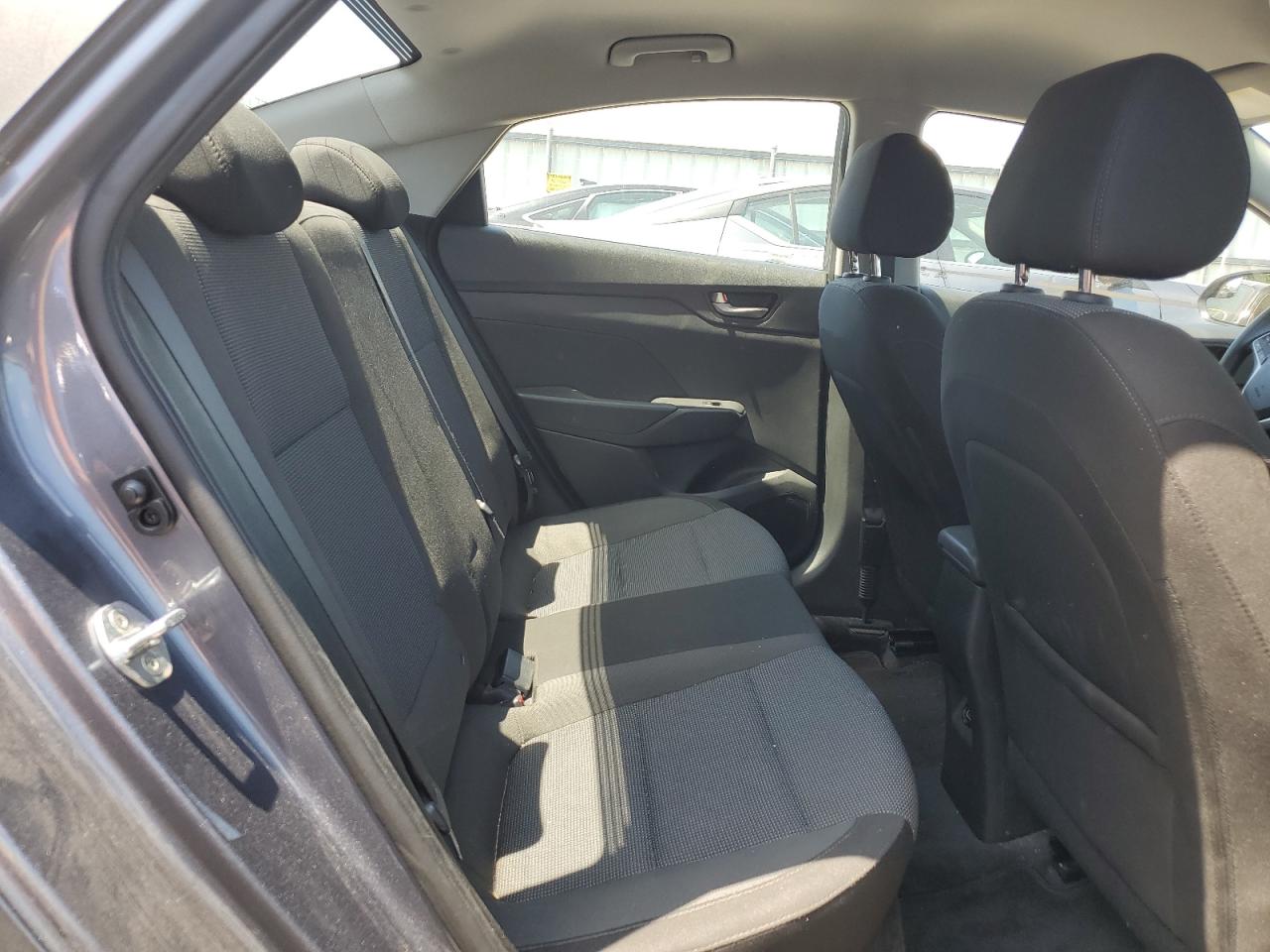 3KPC24A3XKE066055 2019 Hyundai Accent Se