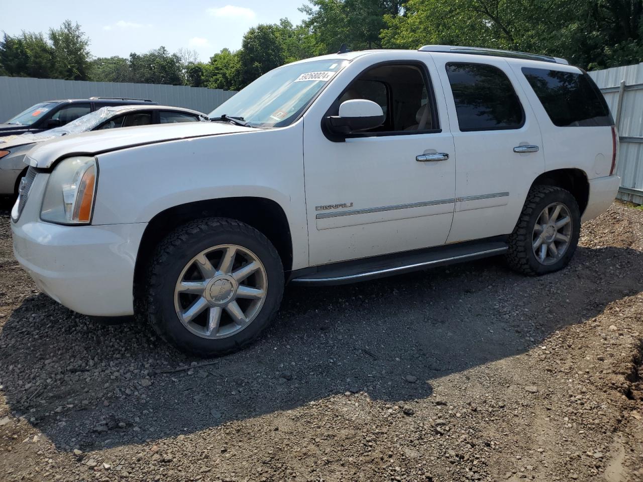 1GKS2EEF1BR199253 2011 GMC Yukon Denali