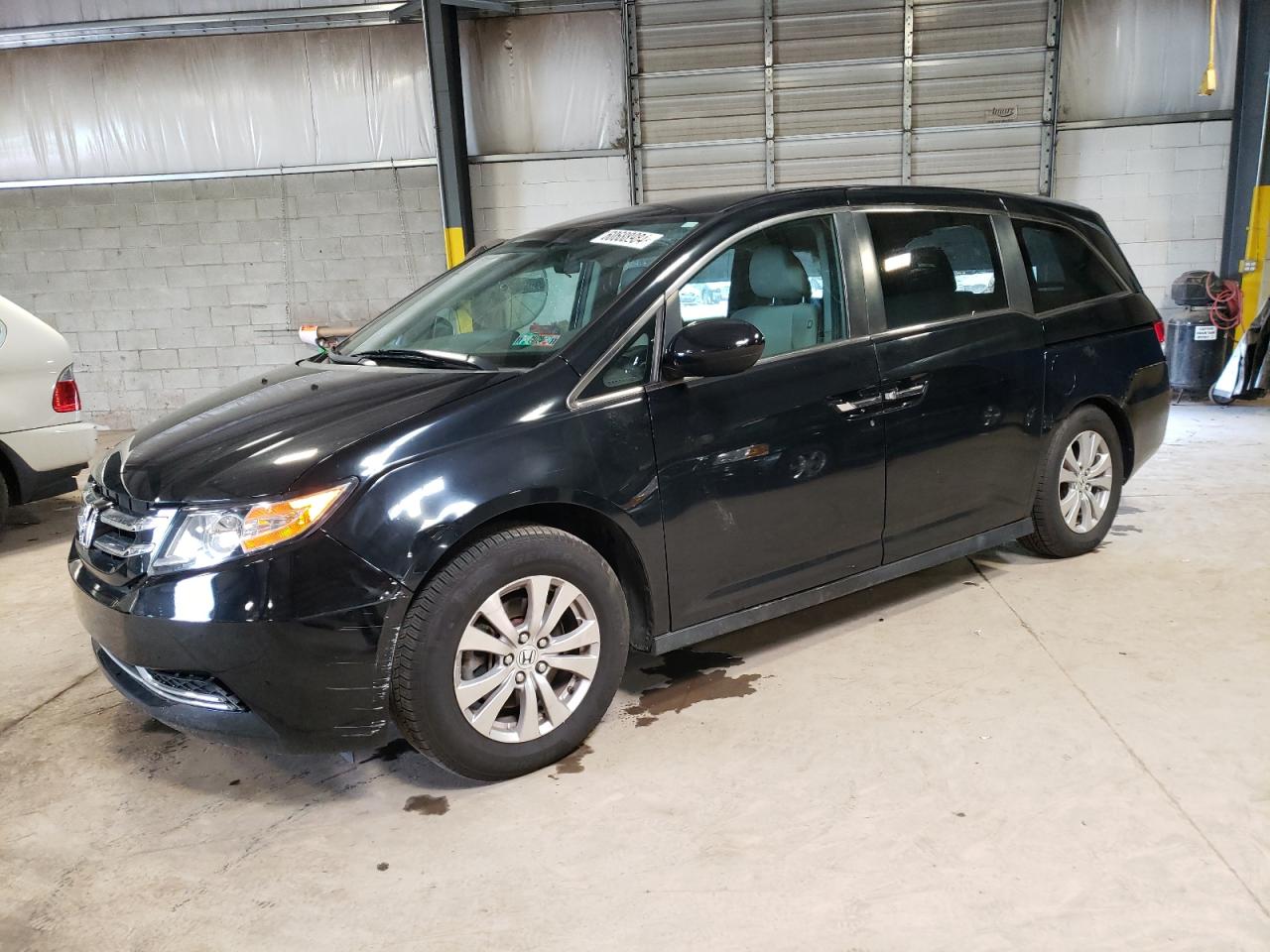 5FNRL5H34GB133916 2016 Honda Odyssey Se