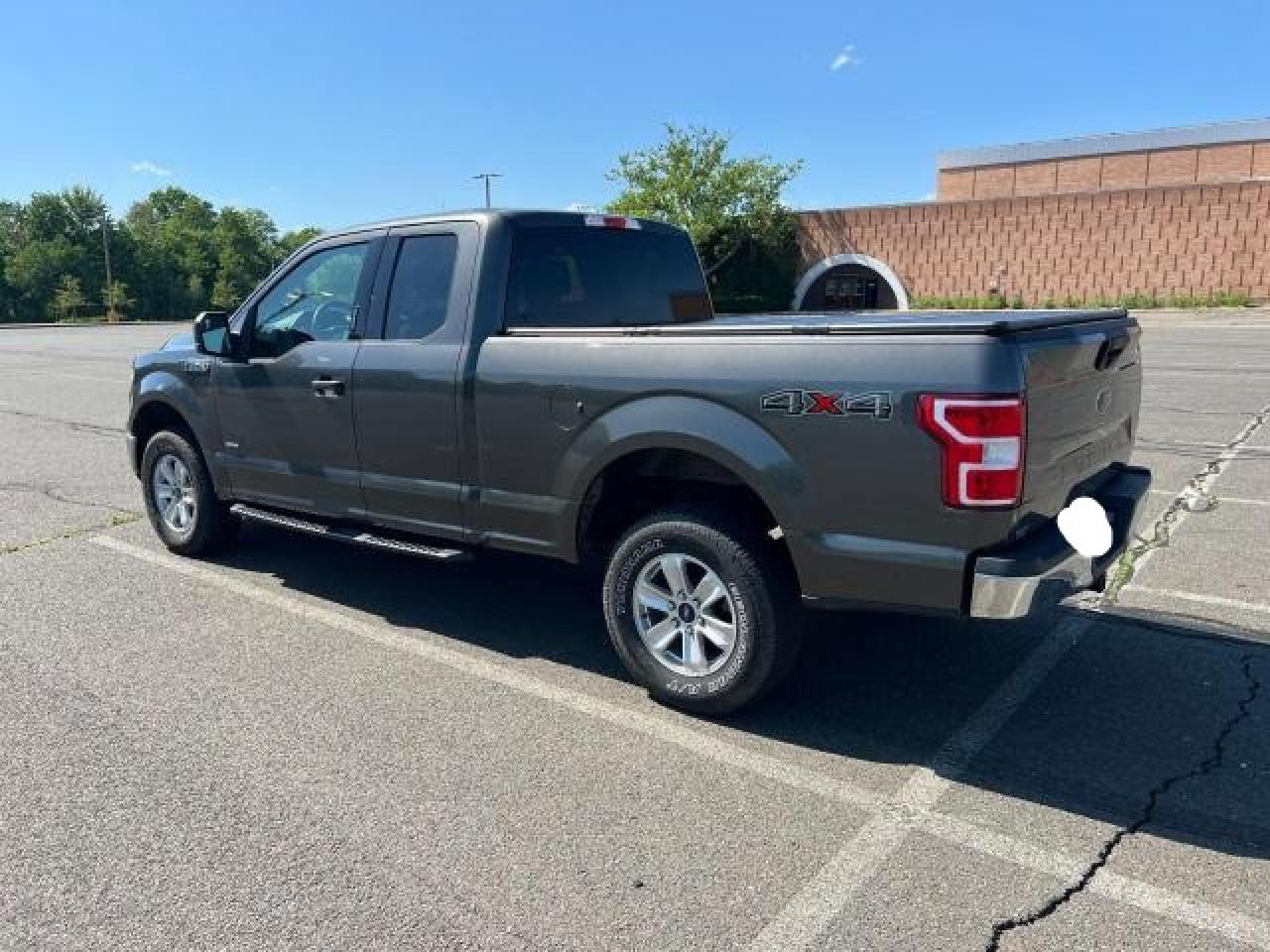 2020 Ford F150 Super Cab vin: 1FTFX1E56LFC40204