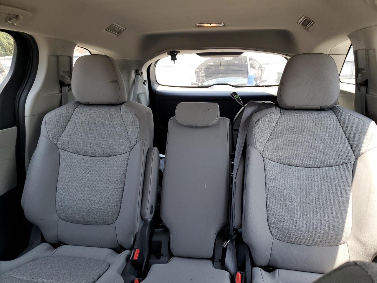 5TDKRKEC1MS060448 2021 Toyota Sienna Le