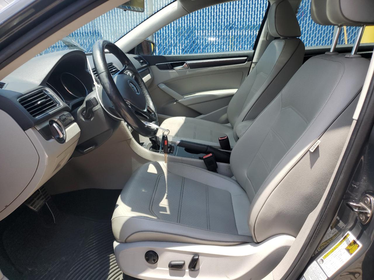 1VWDT7A31HC057079 2017 Volkswagen Passat R-Line