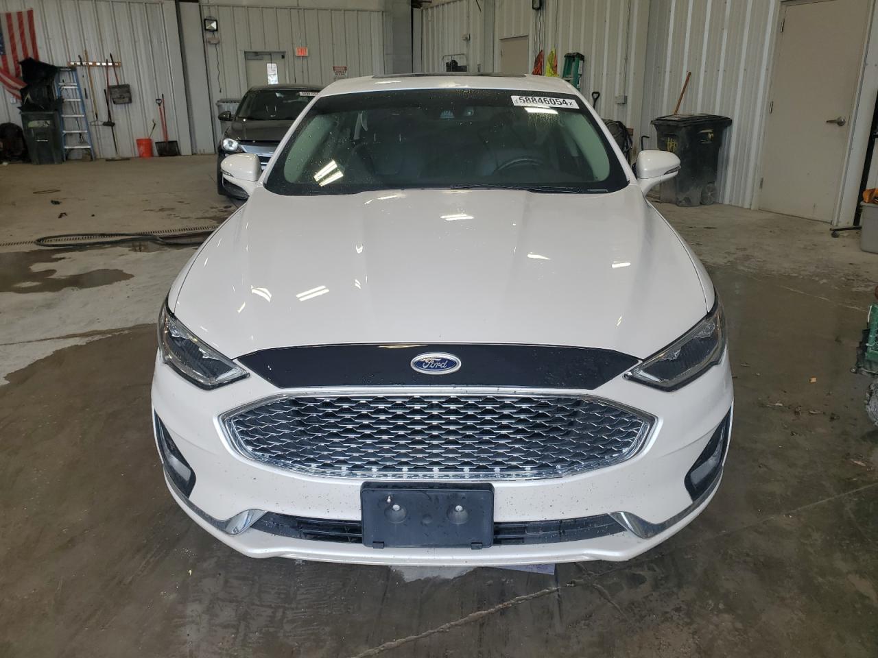 3FA6P0SU5KR236318 2019 Ford Fusion Titanium