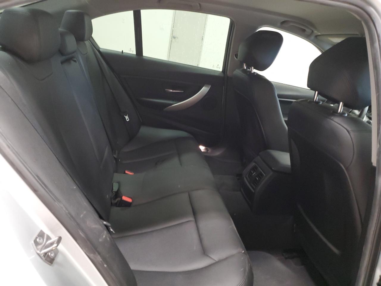 WBA8A9C55GK619328 2016 BMW 320 I