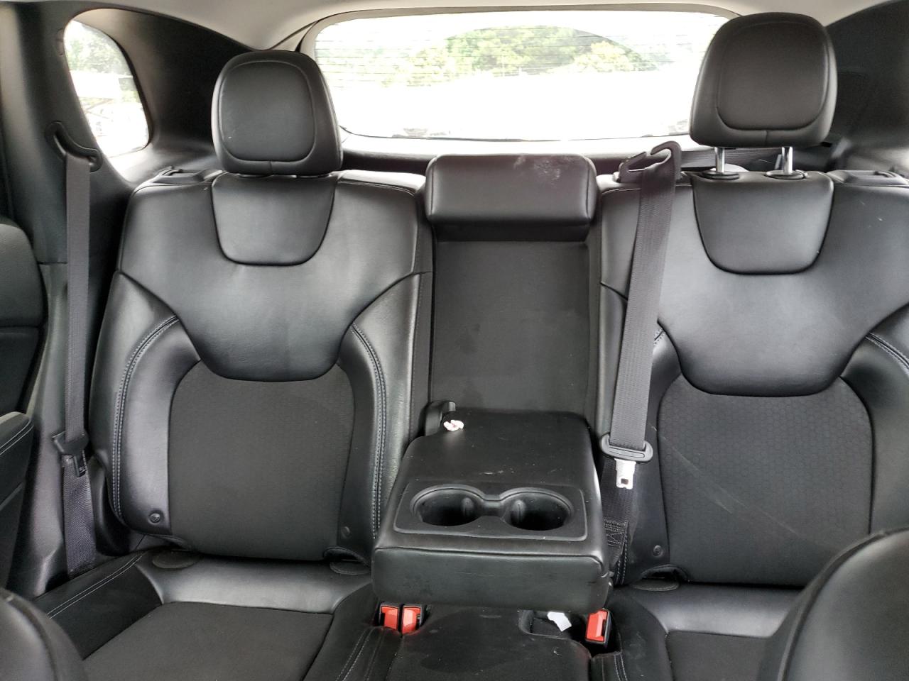 1C4PJMLX6KD237308 2019 Jeep Cherokee Latitude Plus