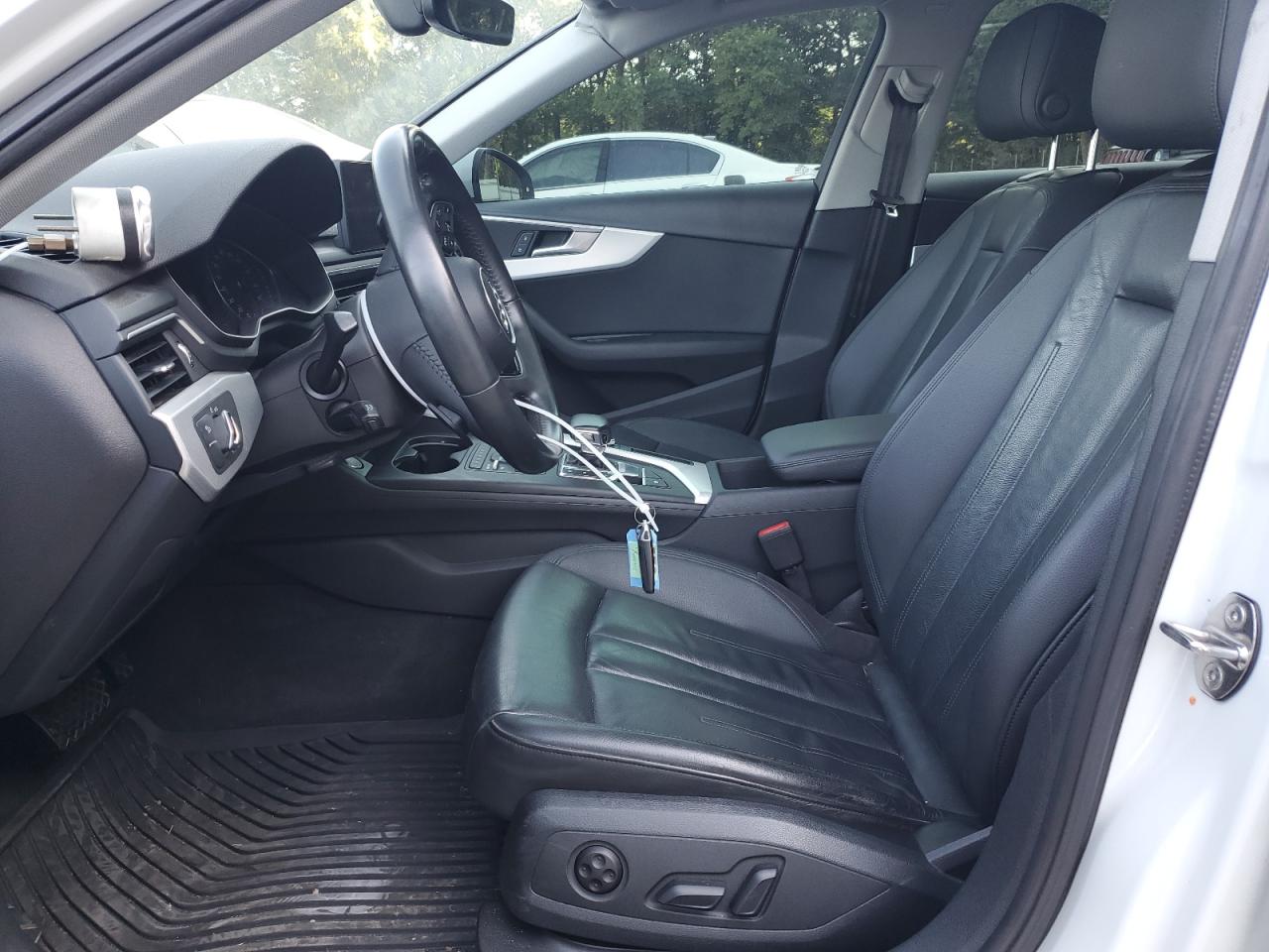 WAUDNAF40JA053714 2018 Audi A4 Premium