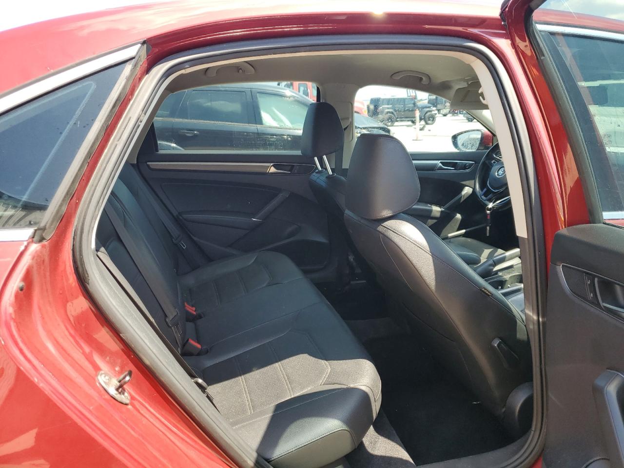 1VWDT7A31HC043134 2017 Volkswagen Passat R-Line