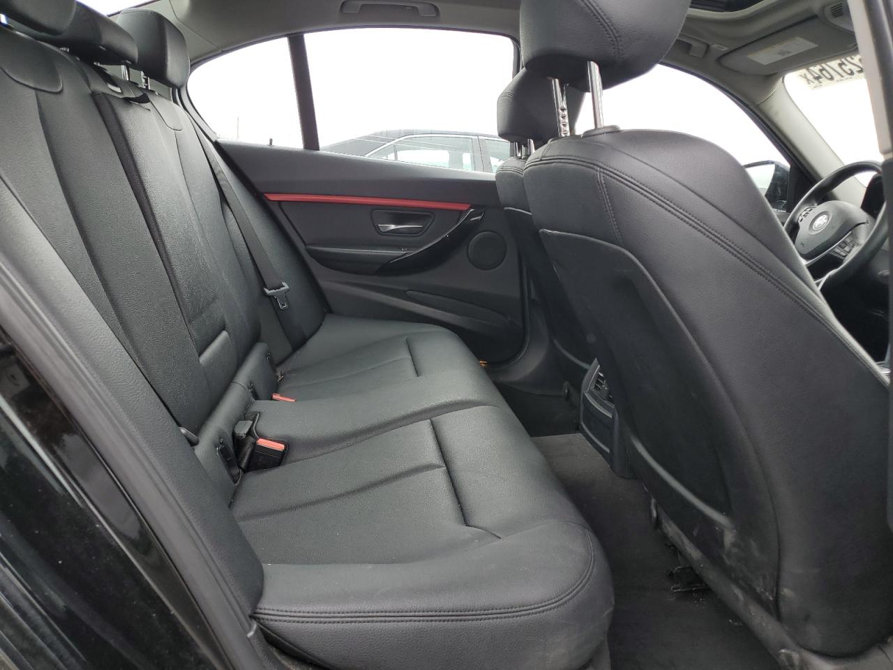 WBA8E5G53HNU22780 2017 BMW 320 Xi