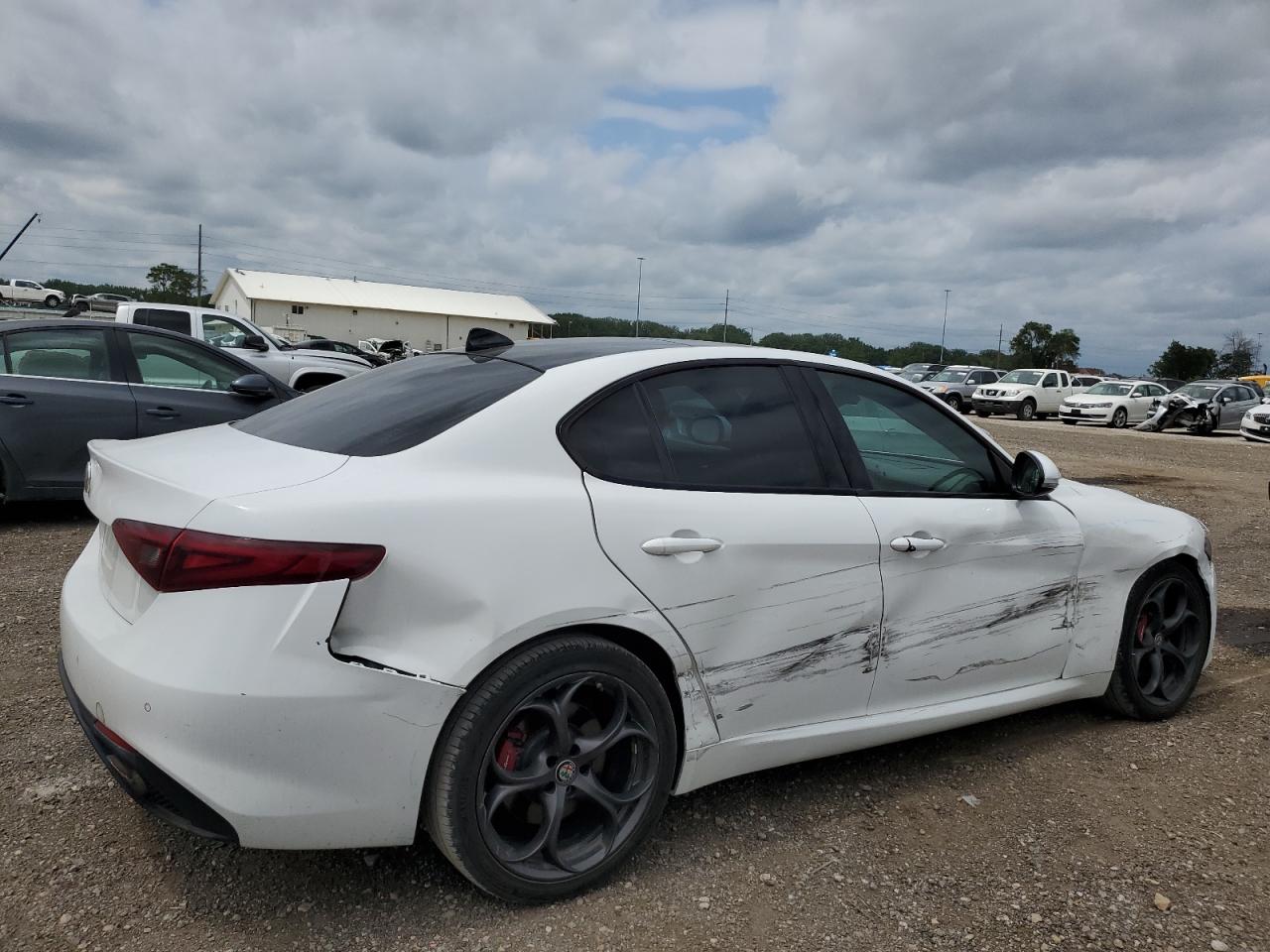 2018 Alfa Romeo Giulia Ti Q4 vin: ZARFAEEN8J7567645