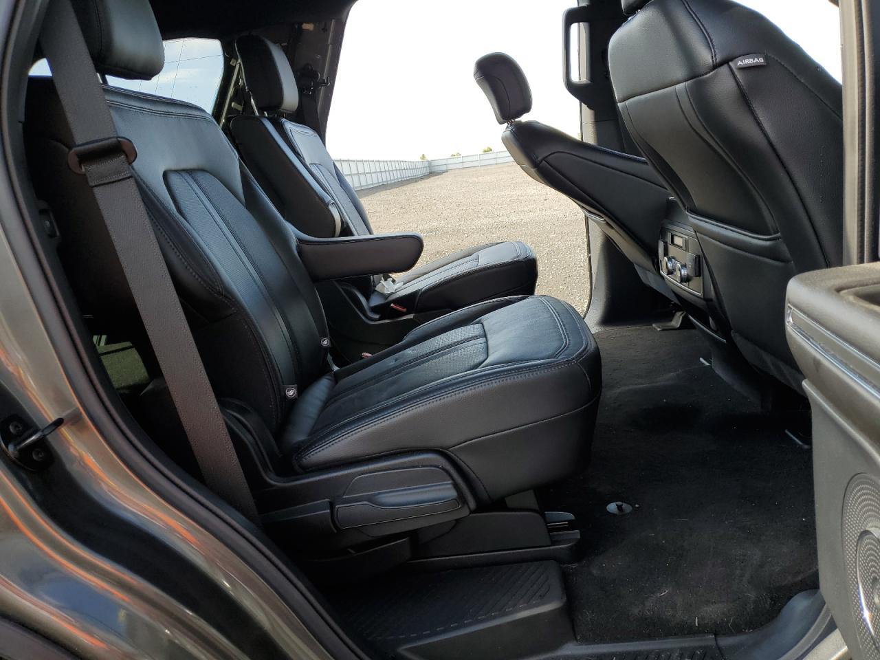 1FMJU2ATXKEA35305 2019 Ford Expedition Limited