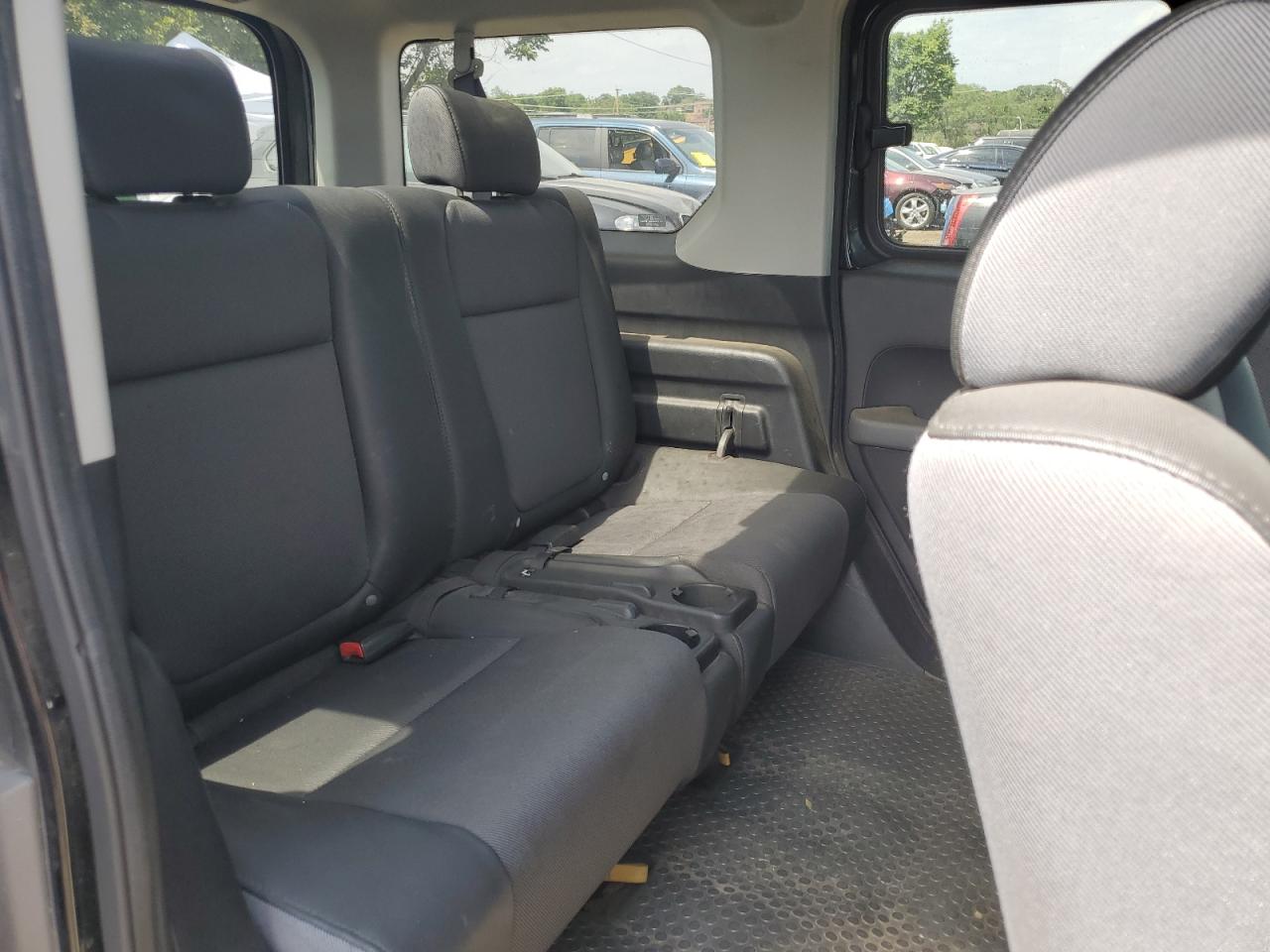 5J6YH28684L009057 2004 Honda Element Ex