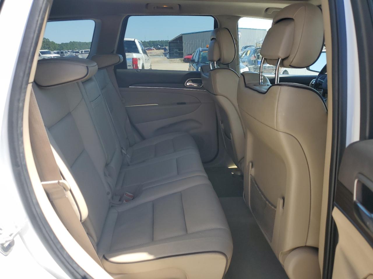 1C4RJECG2FC642124 2015 Jeep Grand Cherokee Overland