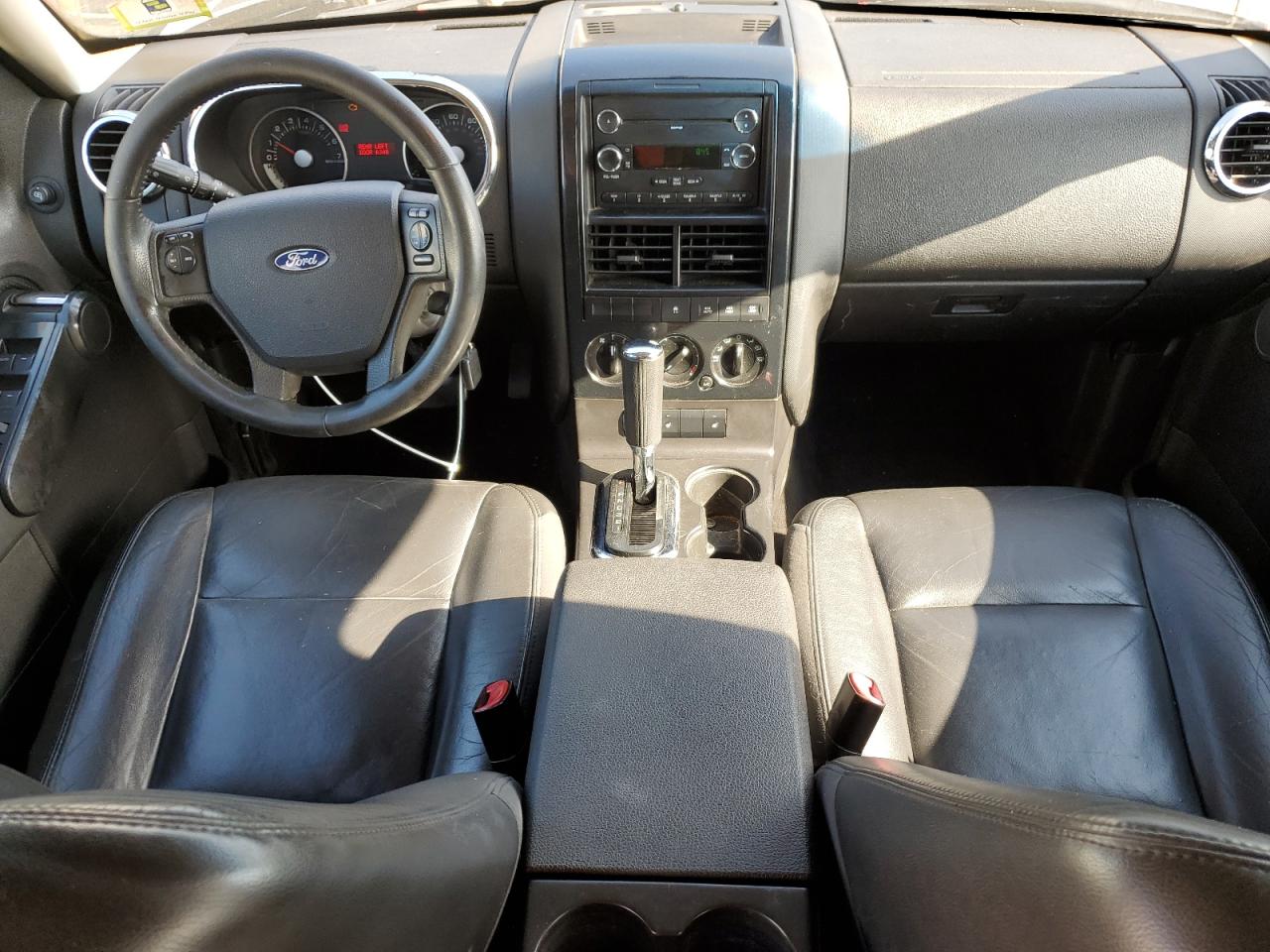 1FMEU7DE9AUA83961 2010 Ford Explorer Xlt