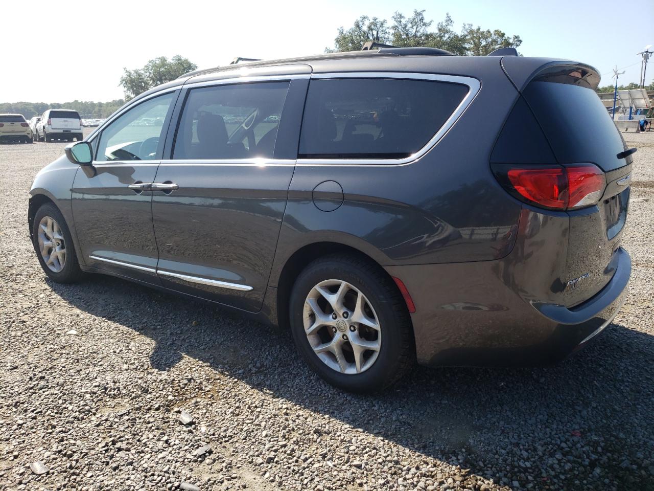 2C4RC1BG4HR820372 2017 Chrysler Pacifica Touring L