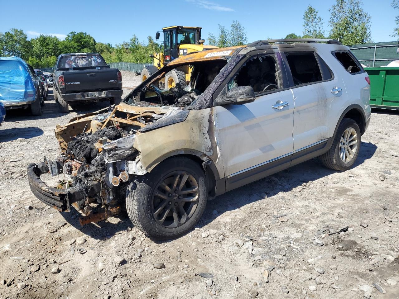  Salvage Ford Explorer