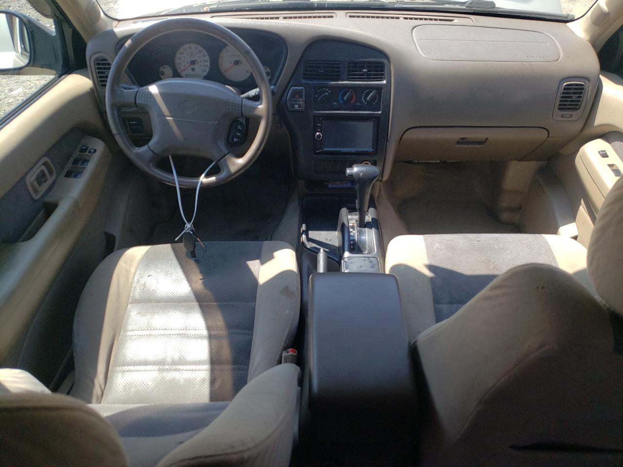 JN8AR07S1YW413592 2000 Nissan Pathfinder Le