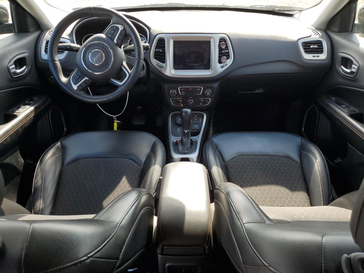 3C4NJDBB3JT222044 2018 Jeep Compass Latitude