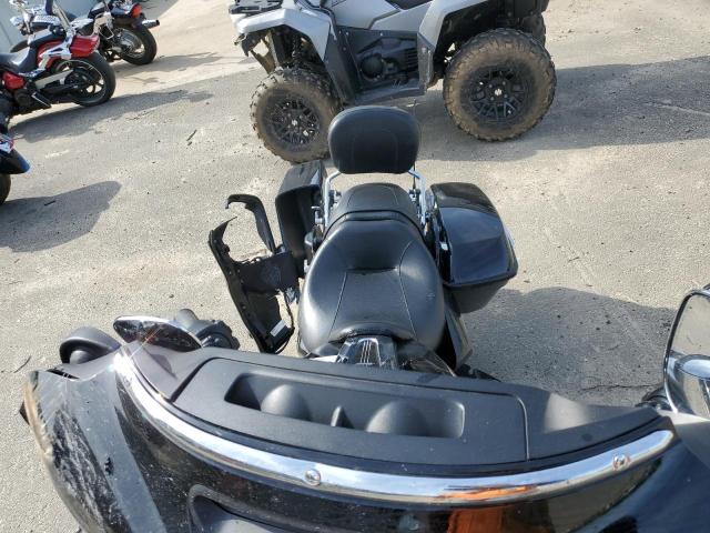 2023 HARLEY-DAVIDSON FLHX - 1HD1KBC10PB679604