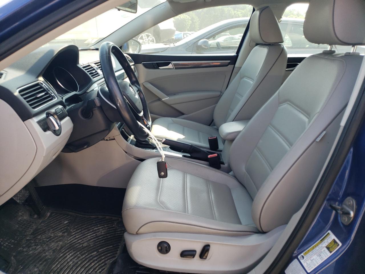 1VWBT7A39HC010244 2017 Volkswagen Passat Se