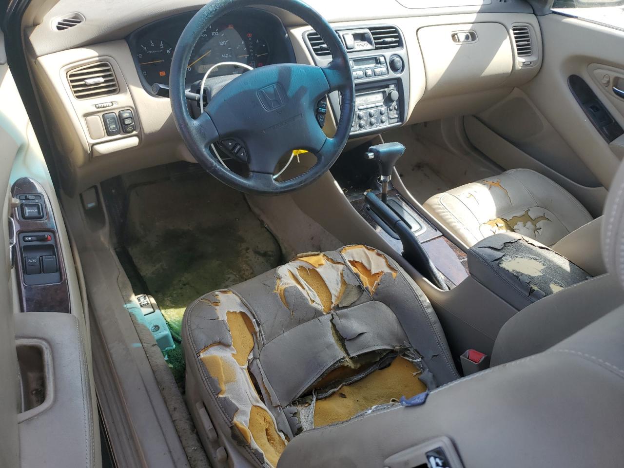 1HGCG2251YA032685 2000 Honda Accord Ex