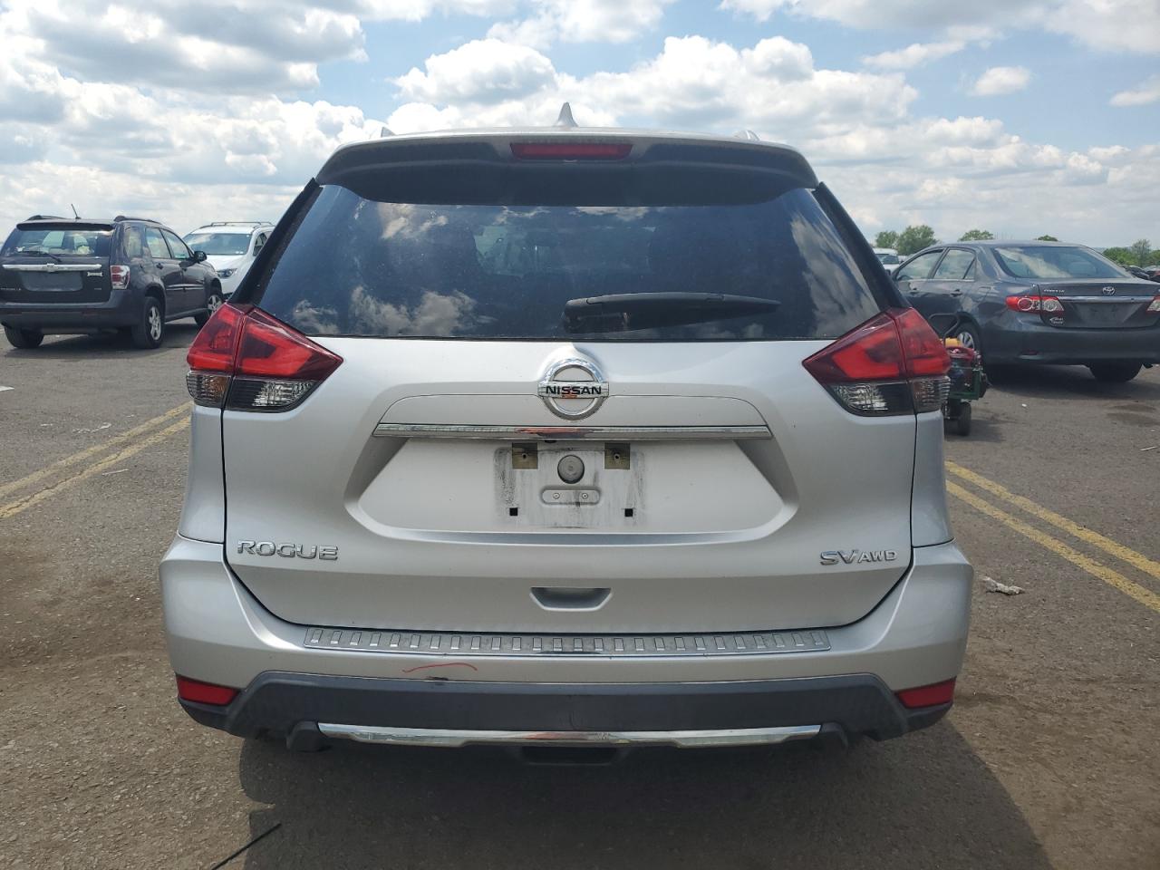 KNMAT2MV7JP595726 2018 Nissan Rogue S