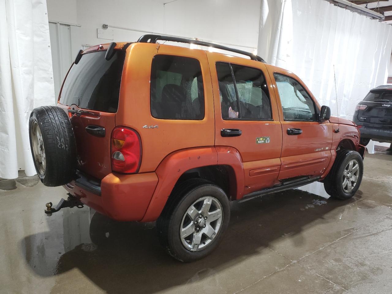 1J8GL58K72W175329 2002 Jeep Liberty Limited