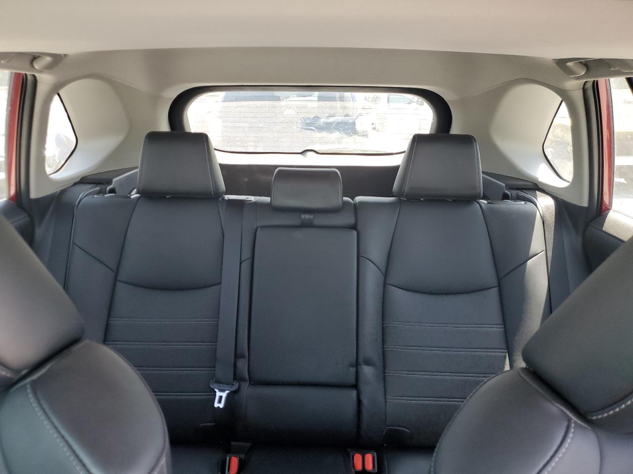 2T3C1RFVXMW185256 2021 Toyota Rav4 Xle Premium