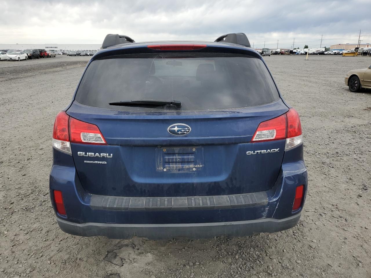 4S4BRCCC5B3319042 2011 Subaru Outback 2.5I Premium
