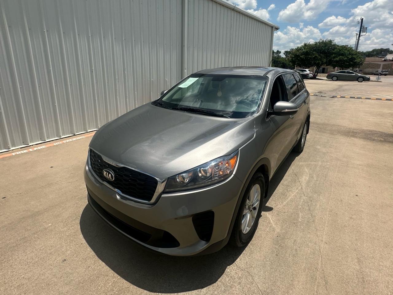 2019 Kia Sorento Lx vin: 5XYPG4A5XKG496773