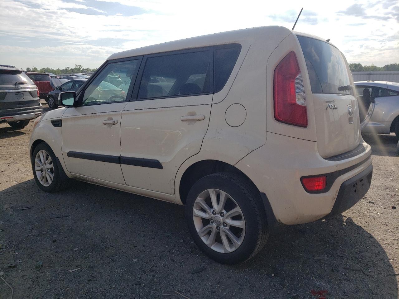 KNDJT2A65D7572088 2013 Kia Soul +