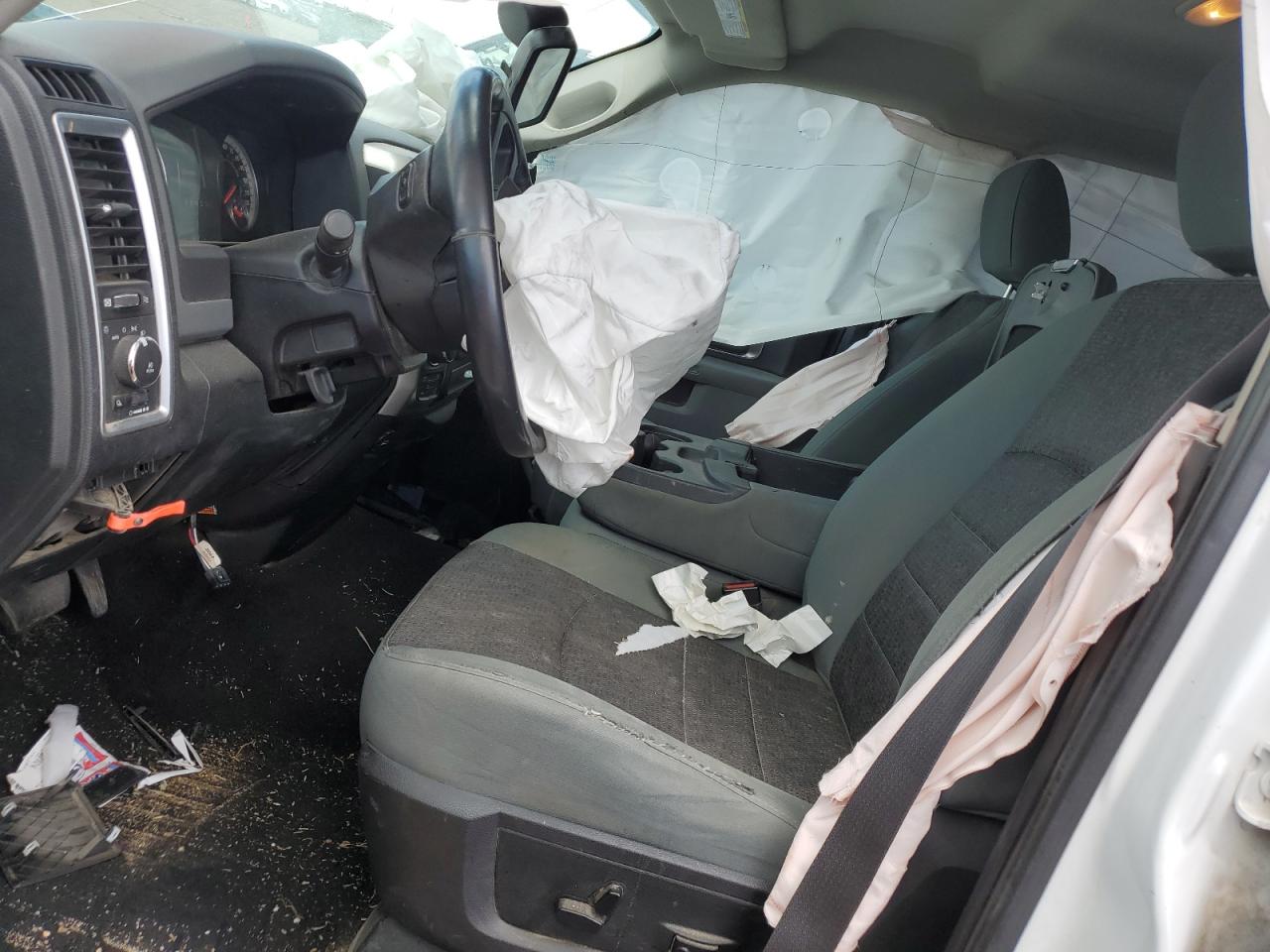 1C6RR7GT8GS176953 2016 Ram 1500 Slt