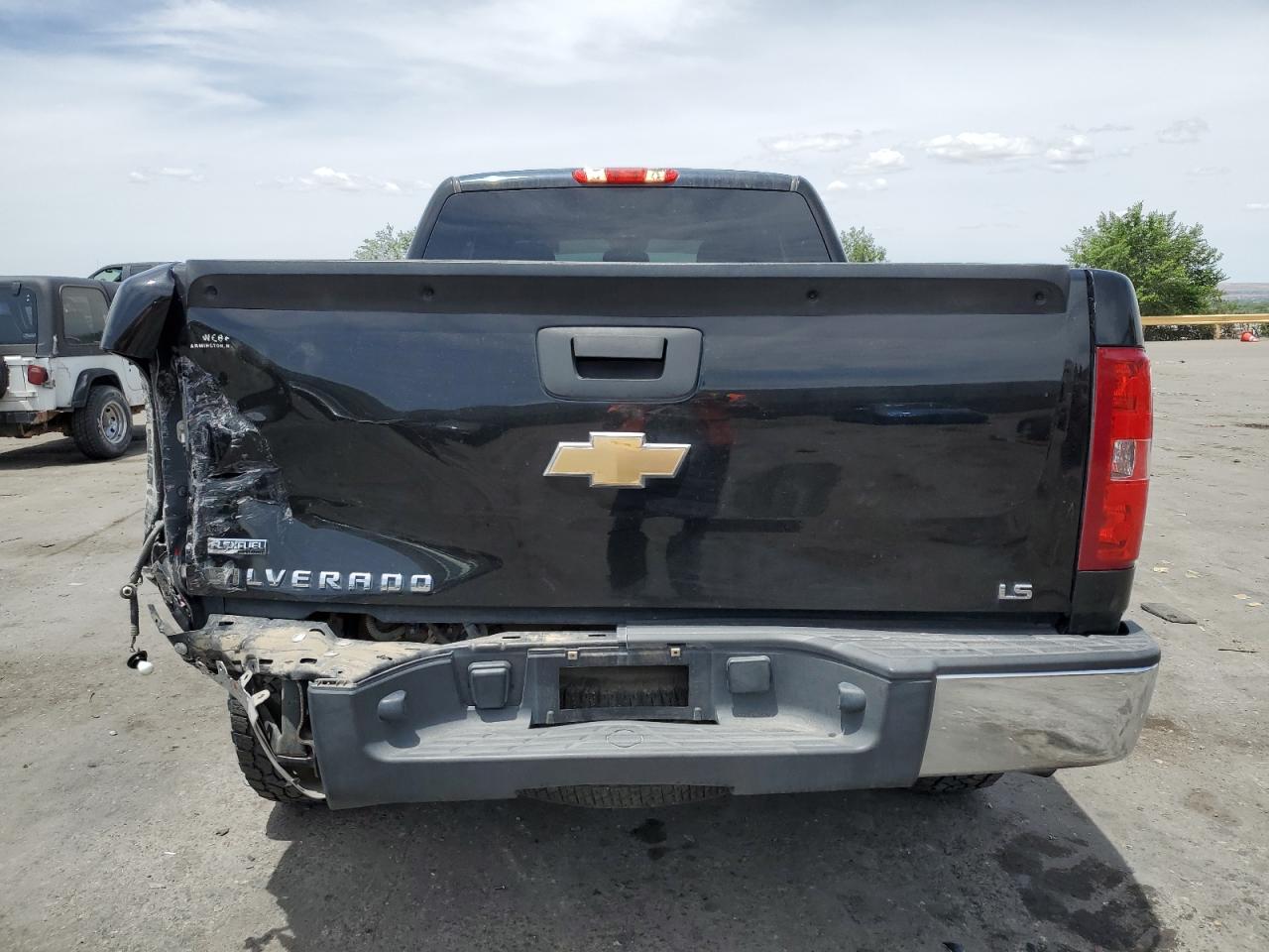 1GCRKREA2BZ386121 2011 Chevrolet Silverado K1500 Ls