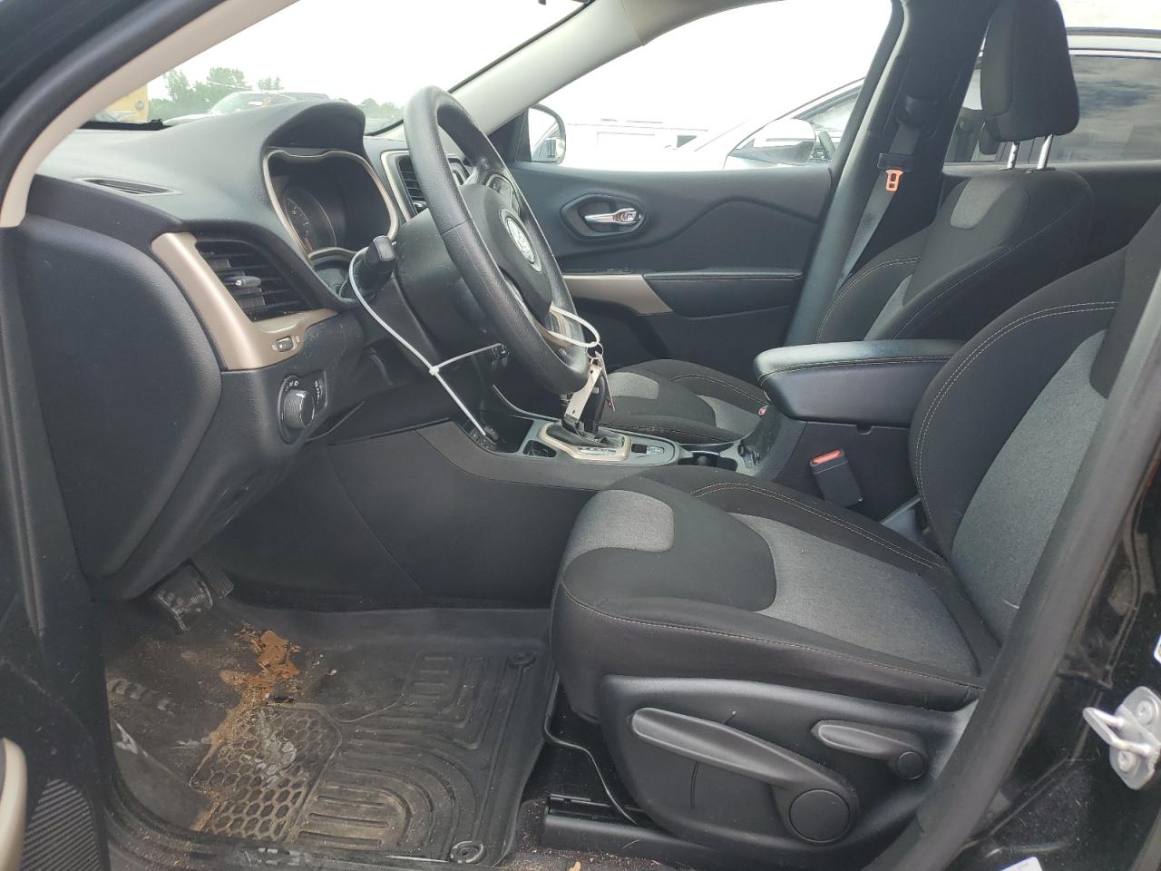 1C4PJLAB2HW593172 2017 Jeep Cherokee Sport