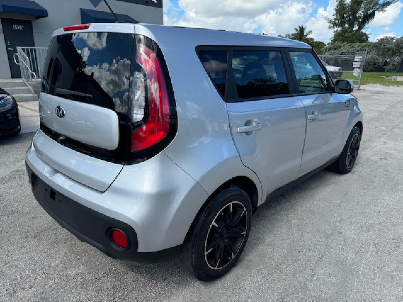 2019 Kia Soul vin: KNDJN2A21K7008085