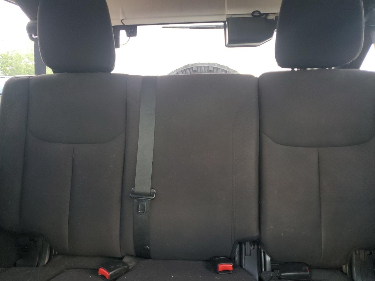 1C4BJWDG2FL518473 2015 Jeep Wrangler Unlimited Sport