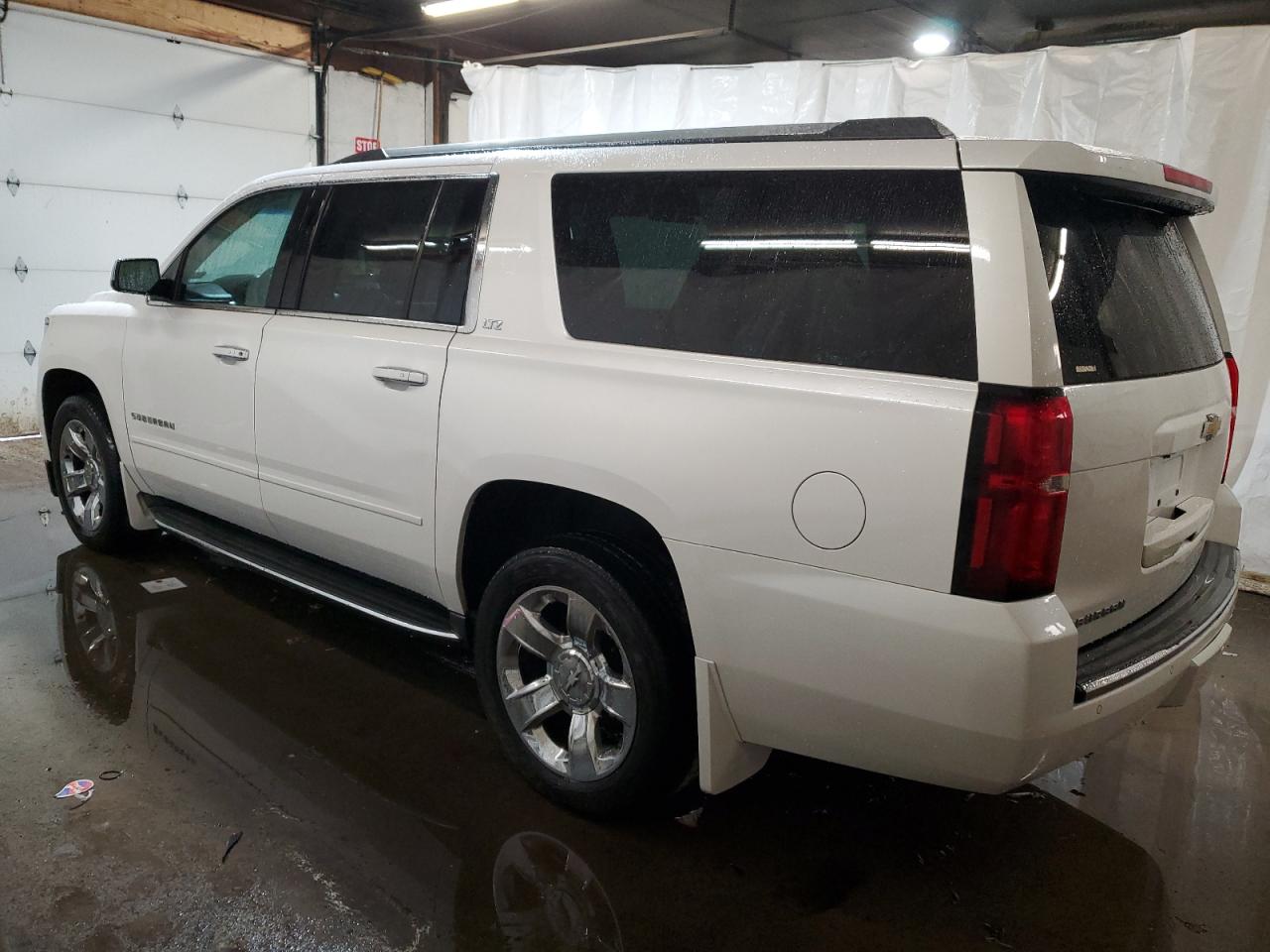 1GNSKJKC5GR447498 2016 Chevrolet Suburban K1500 Ltz