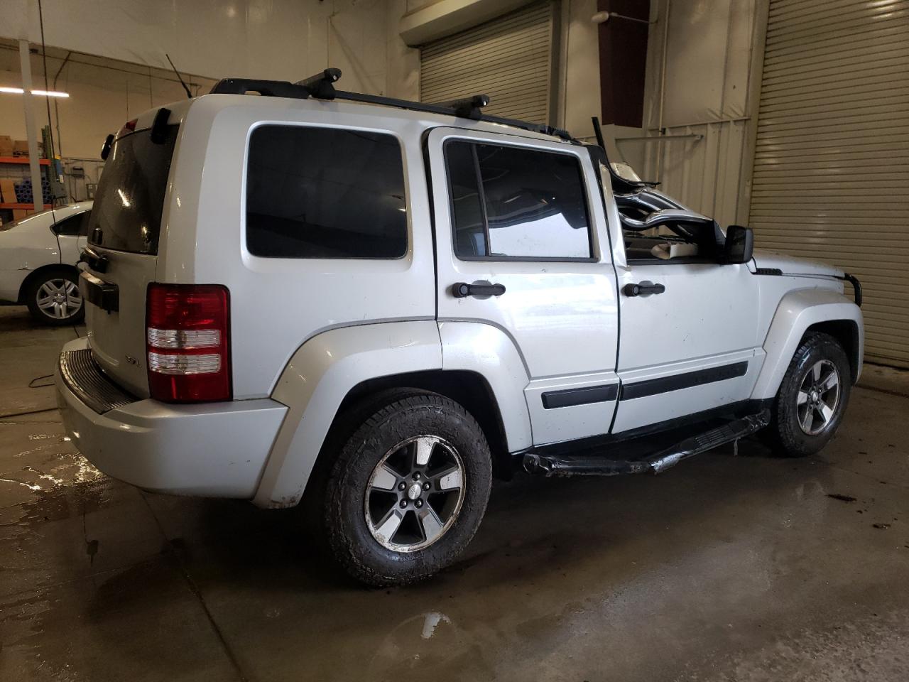 1J8GN28K68W185903 2008 Jeep Liberty Sport