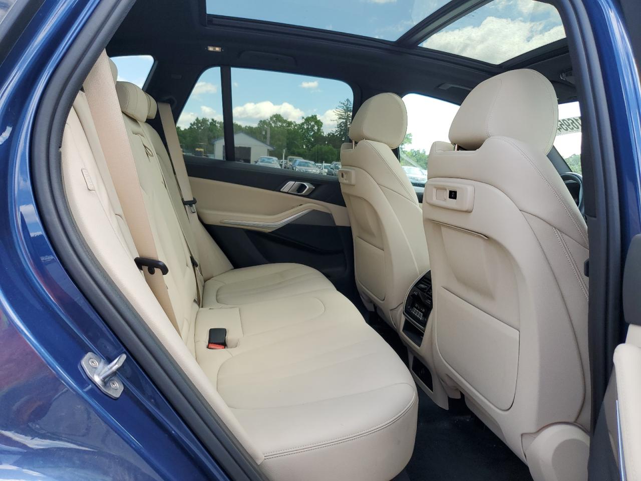 5UXCR6C57KLL39223 2019 BMW X5 xDrive40I