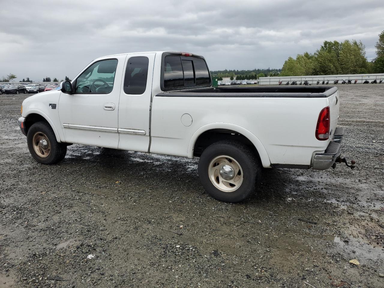 2FTRX18L8YCB17045 2000 Ford F150