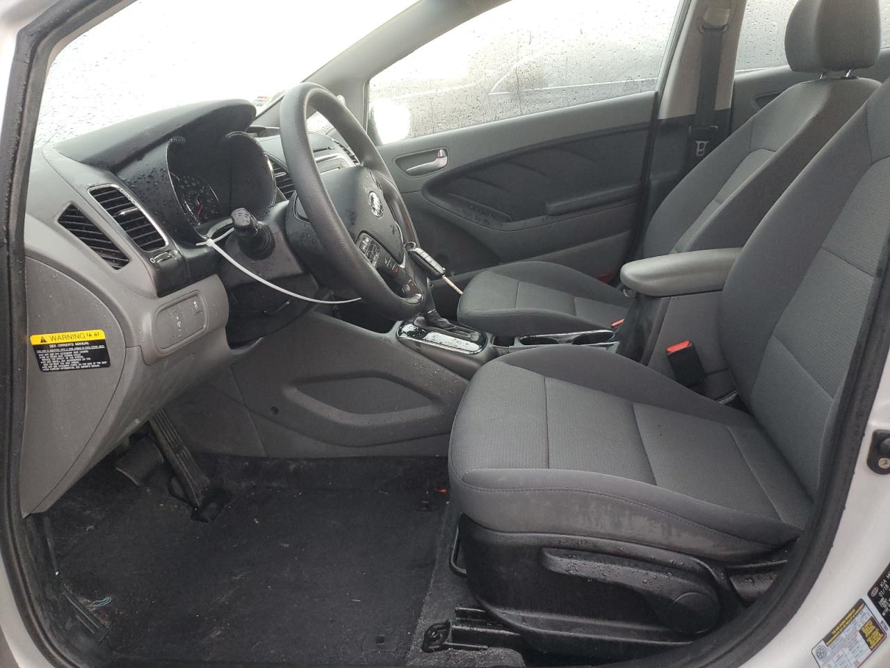 3KPFK4A78JE226108 2018 Kia Forte Lx