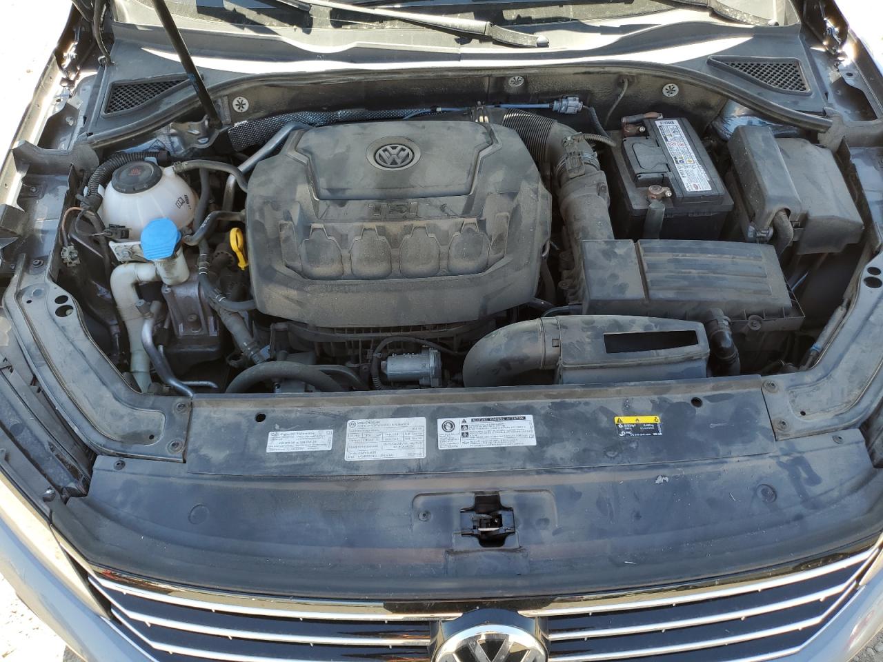 1VWBA7A39JC005993 2018 Volkswagen Passat Se