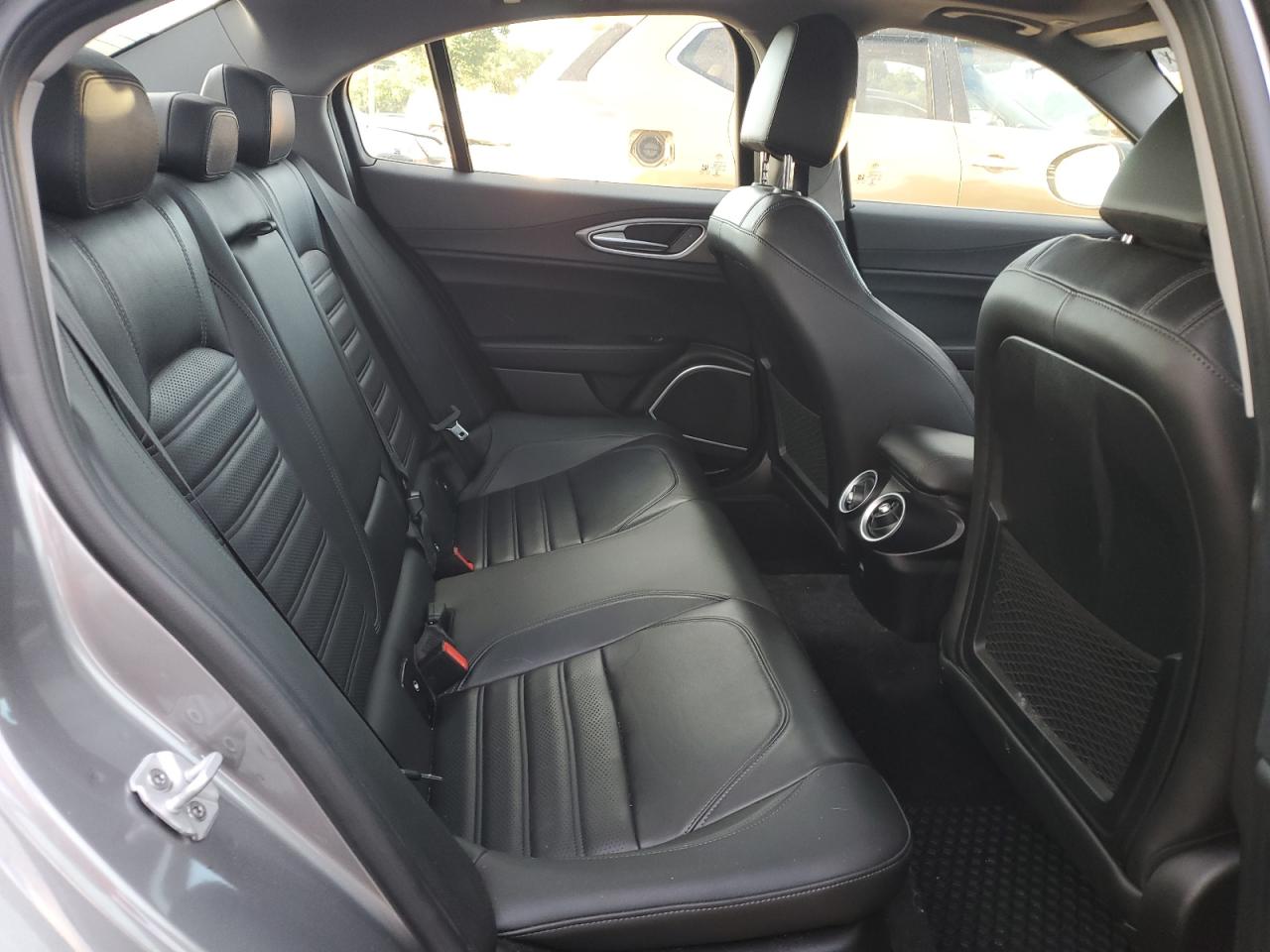 ZARFAEENXJ7597763 2018 Alfa Romeo Giulia Ti Q4
