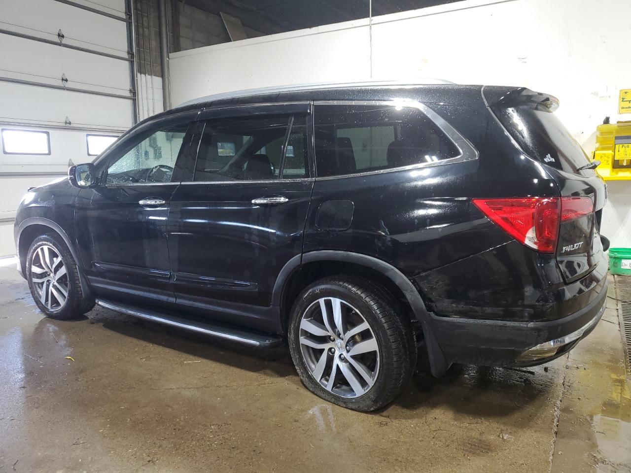 5FNYF6H96GB008266 2016 Honda Pilot Touring