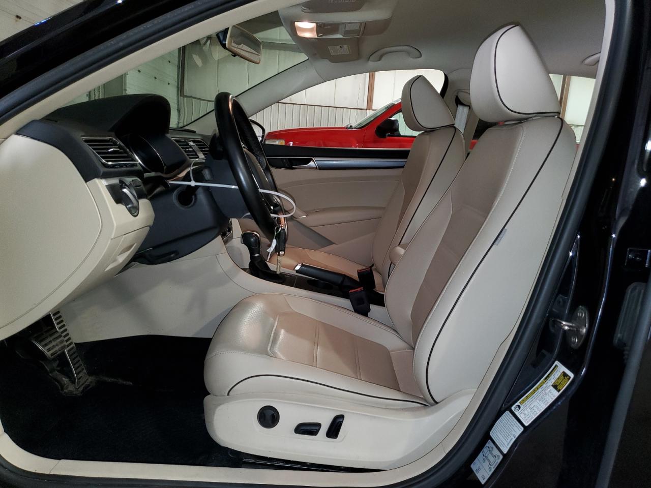 1VWAA7A37JC016633 2018 Volkswagen Passat S