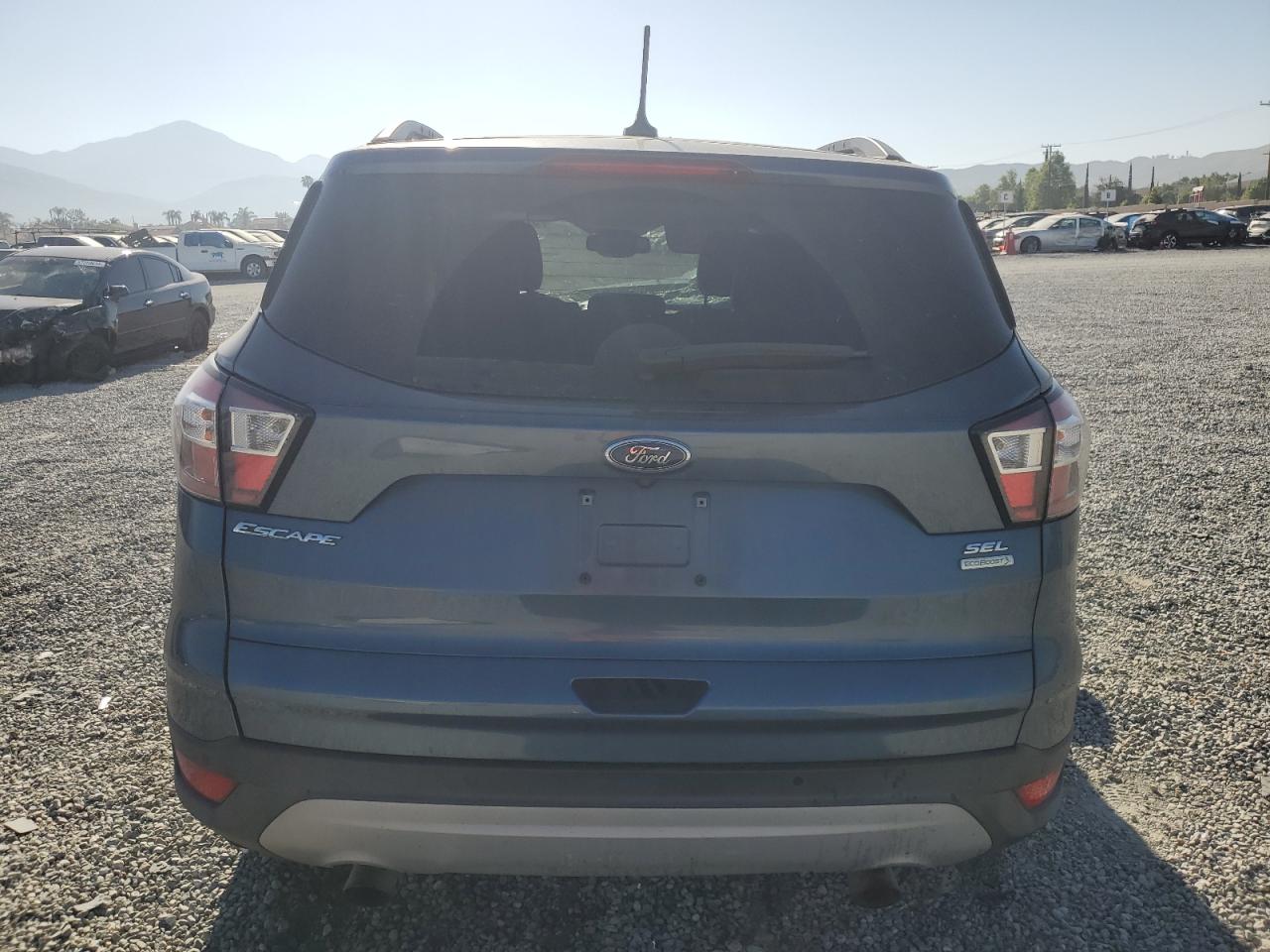 1FMCU0HDXJUA75786 2018 Ford Escape Sel