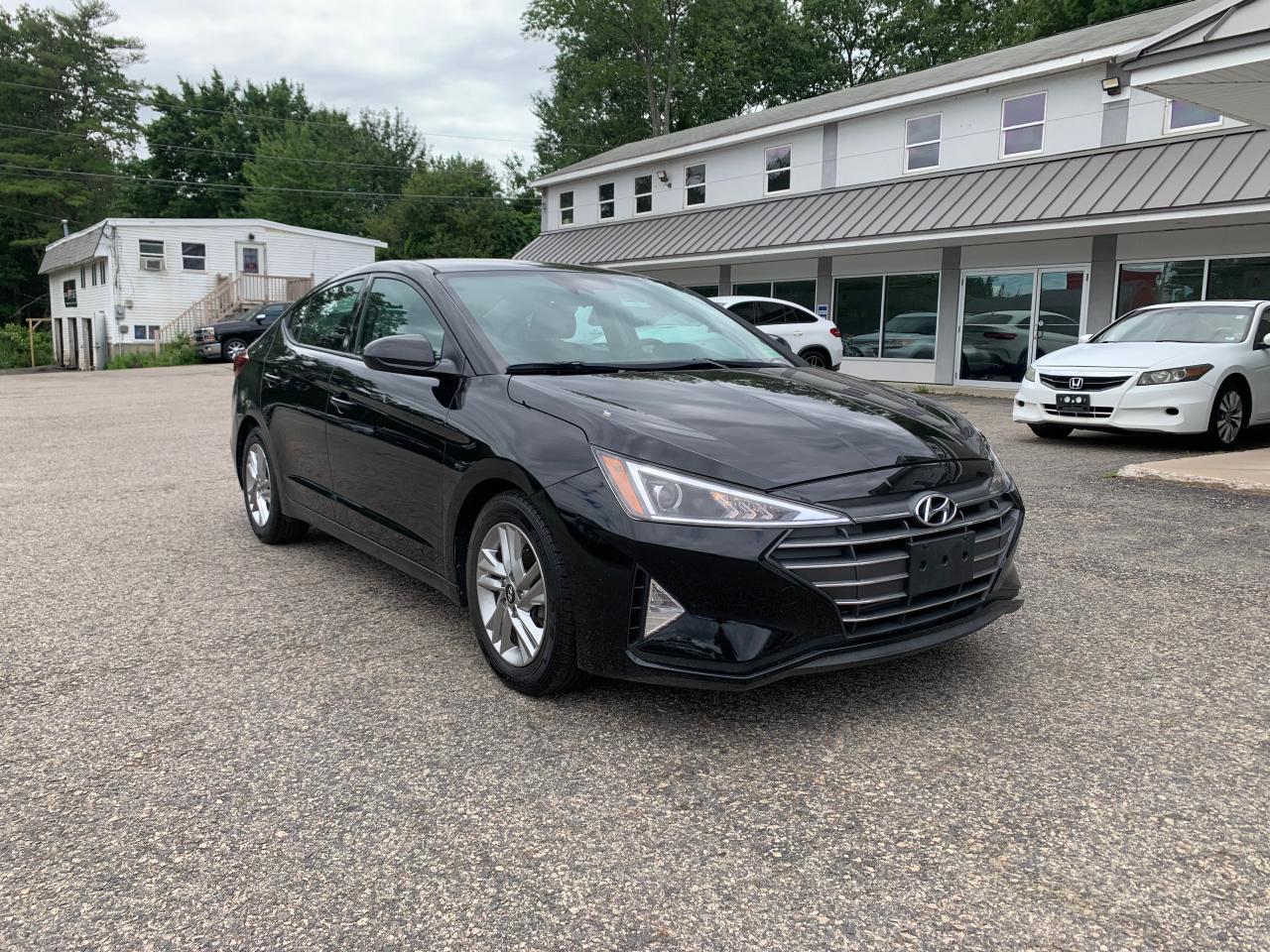 2020 Hyundai Elantra Sel vin: KMHD84LF0LU946416