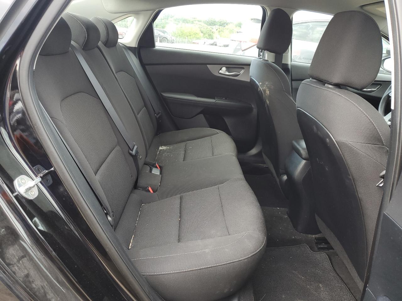 3KPF24AD3KE025594 2019 Kia Forte Fe