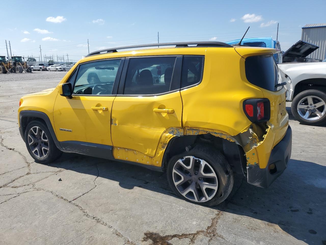 2015 Jeep Renegade Latitude vin: ZACCJABT1FPC21536