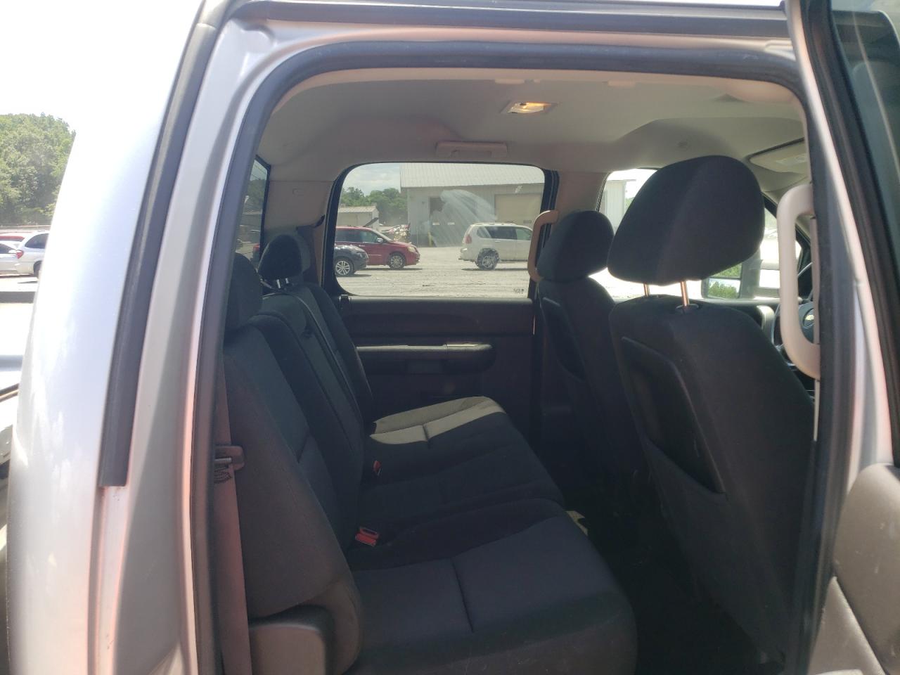 1GC1KXCG4BF131058 2011 Chevrolet Silverado K2500 Heavy Duty Lt